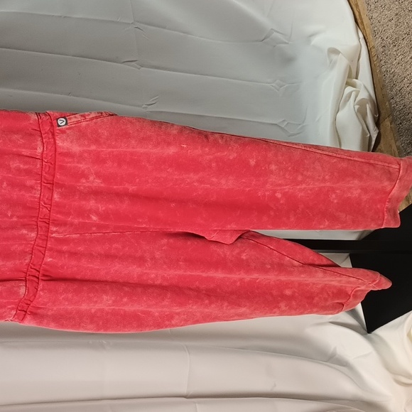 Jumpsuit 22/24 Lane Bryant Romper Livi Crop Pant French Terry Coral Tie Dye NWT - Picture 5 of 6